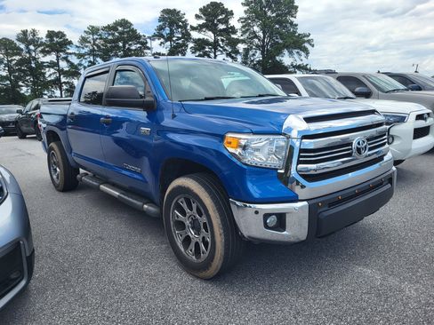 Used 2016 Toyota Tundra SR5 w/ SR5 Upgrade Package AWD/4WD image 3