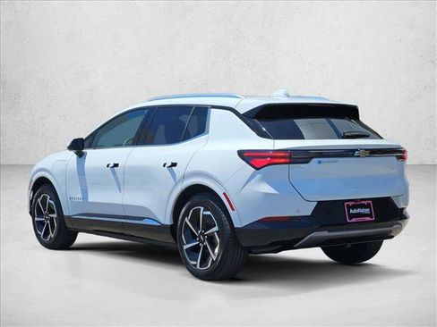Certified 2025 Chevrolet Equinox EV LT FWD image 6