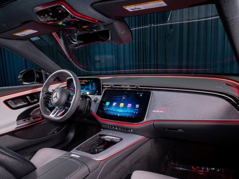 New 2026 Mercedes-Benz E 53 AMG e 4MATIC Sedan image 4