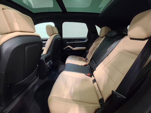 New 2026 Porsche Cayenne image 27