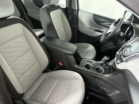 Used 2018 Chevrolet Equinox LS image 27