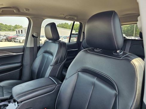 Used 2023 Jeep Grand Cherokee Limited RWD image 18
