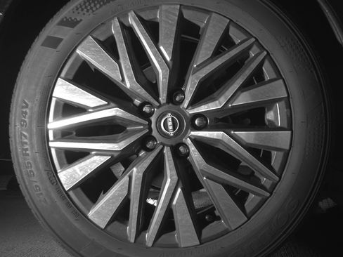 Used 2025 Nissan Altima 2.5 SV FWD image 15