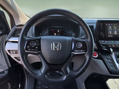 Used 2023 Honda Odyssey Touring image 12