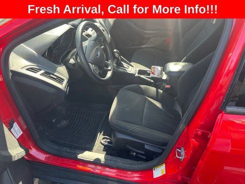 Used 2017 Ford Focus SE FWD image 8