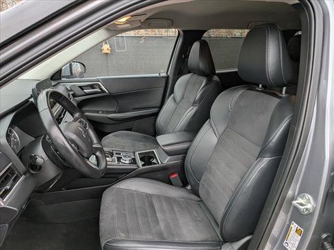 Used 2024 Mitsubishi Outlander SE image 28