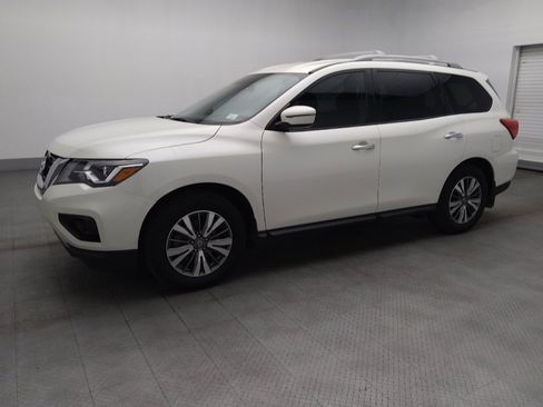 Used 2020 Nissan Pathfinder SV FWD image 2