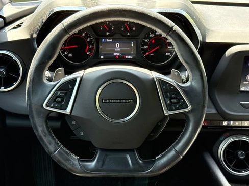 Used 2022 Chevrolet Camaro LT RWD image 10