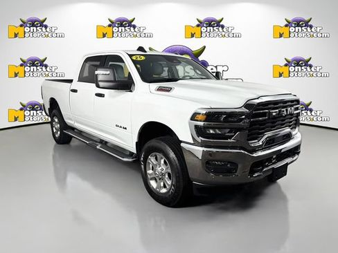 Used 2025 RAM 2500 Big Horn AWD/4WD image 3