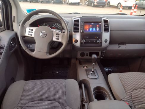 Used 2021 Nissan Frontier SV w/ SV Utility Package image 23