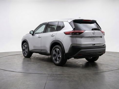 Used 2025 Nissan Rogue SV FWD image 6