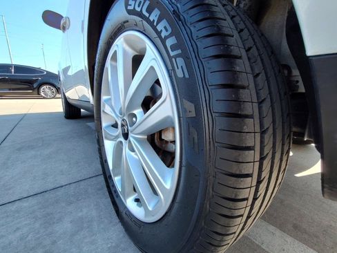 Used 2018 Kia Soul + FWD image 11