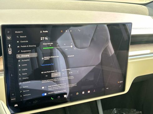 Used 2022 Tesla Model X image 29