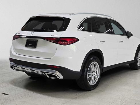 Used 2026 Mercedes-Benz GLC 300 4MATIC image 3