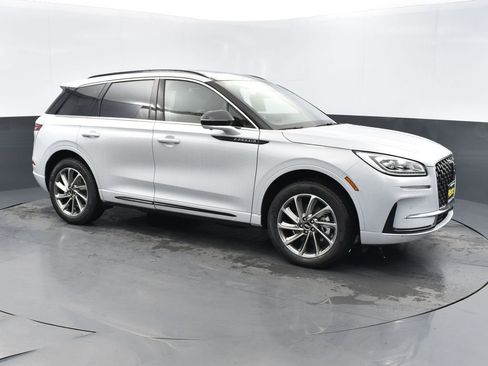 New 2026 Lincoln Corsair Grand Touring image 3