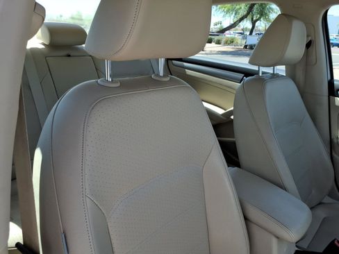 Used 2013 Volkswagen Passat 2.5 SE FWD image 11