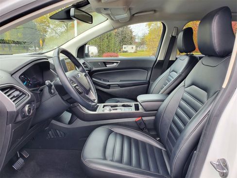Used 2024 Ford Edge SEL image 8