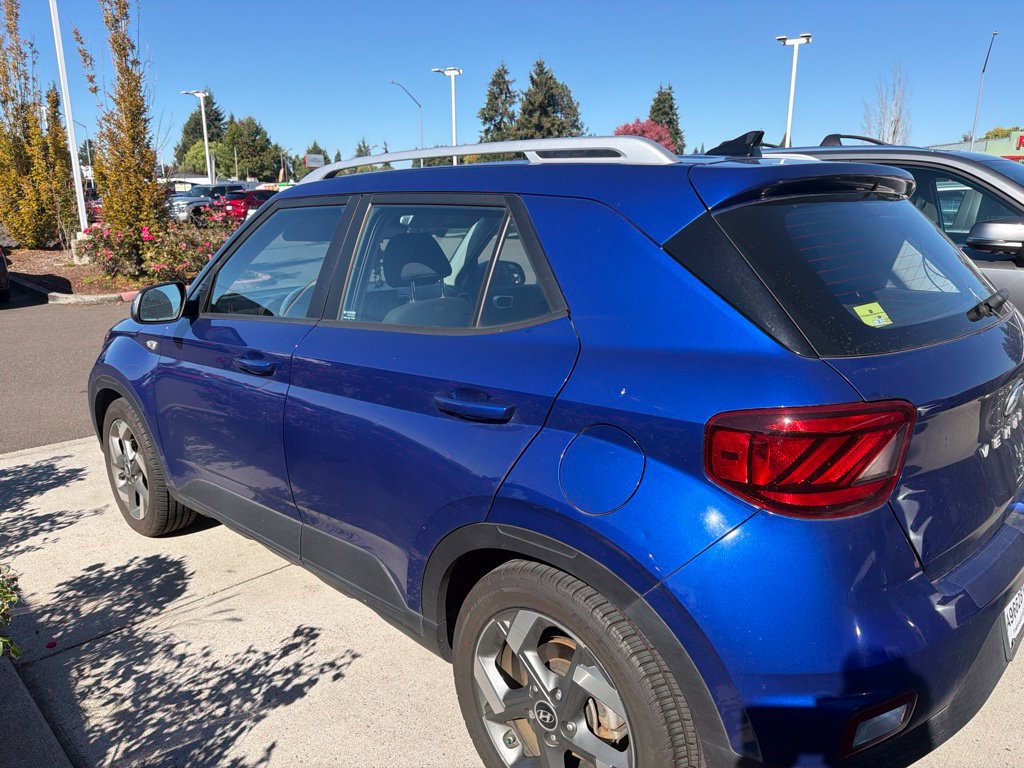 Used 2022 Hyundai Venue SEL FWD image 7