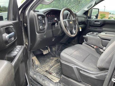 Used 2022 Chevrolet Silverado 2500 Custom w/ Custom Value Package AWD/4WD image 5