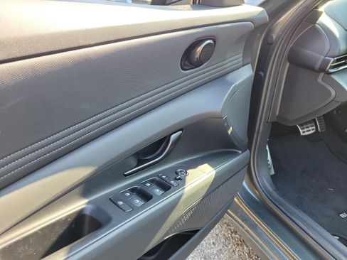 New 2025 Hyundai Elantra SEL image 18