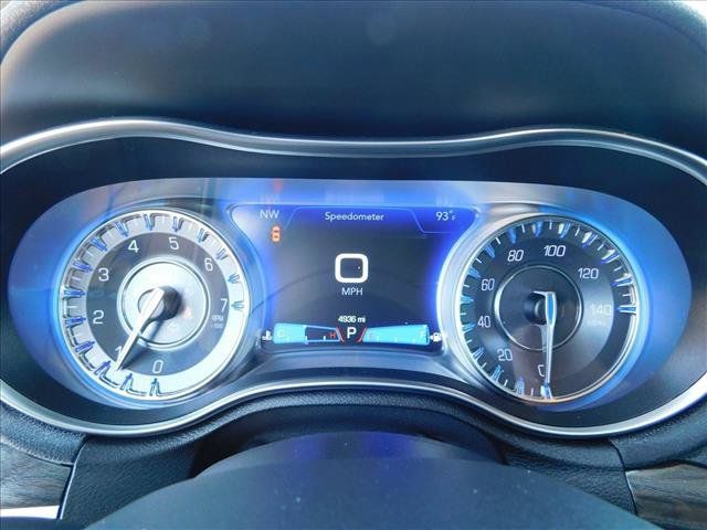 Used 2021 Chrysler 300 Touring w/ Driver Convenience Group RWD image 17