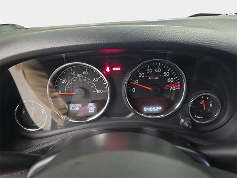 Used 2015 Jeep Wrangler Unlimited Rubicon image 21