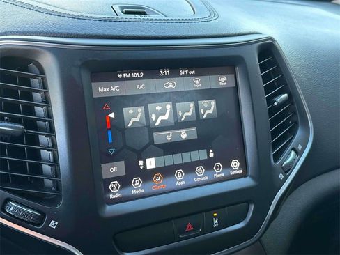 Used 2022 Jeep Cherokee Latitude w/ Trailer Tow Group image 27