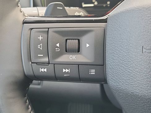 New 2026 Nissan Pathfinder SL FWD image 26