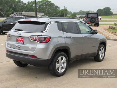 Used 2020 Jeep Compass Latitude AWD/4WD image 6