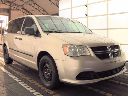 Used 2012 Dodge Grand Caravan American Value Package w/ UConnect Hands-Free Group image 3