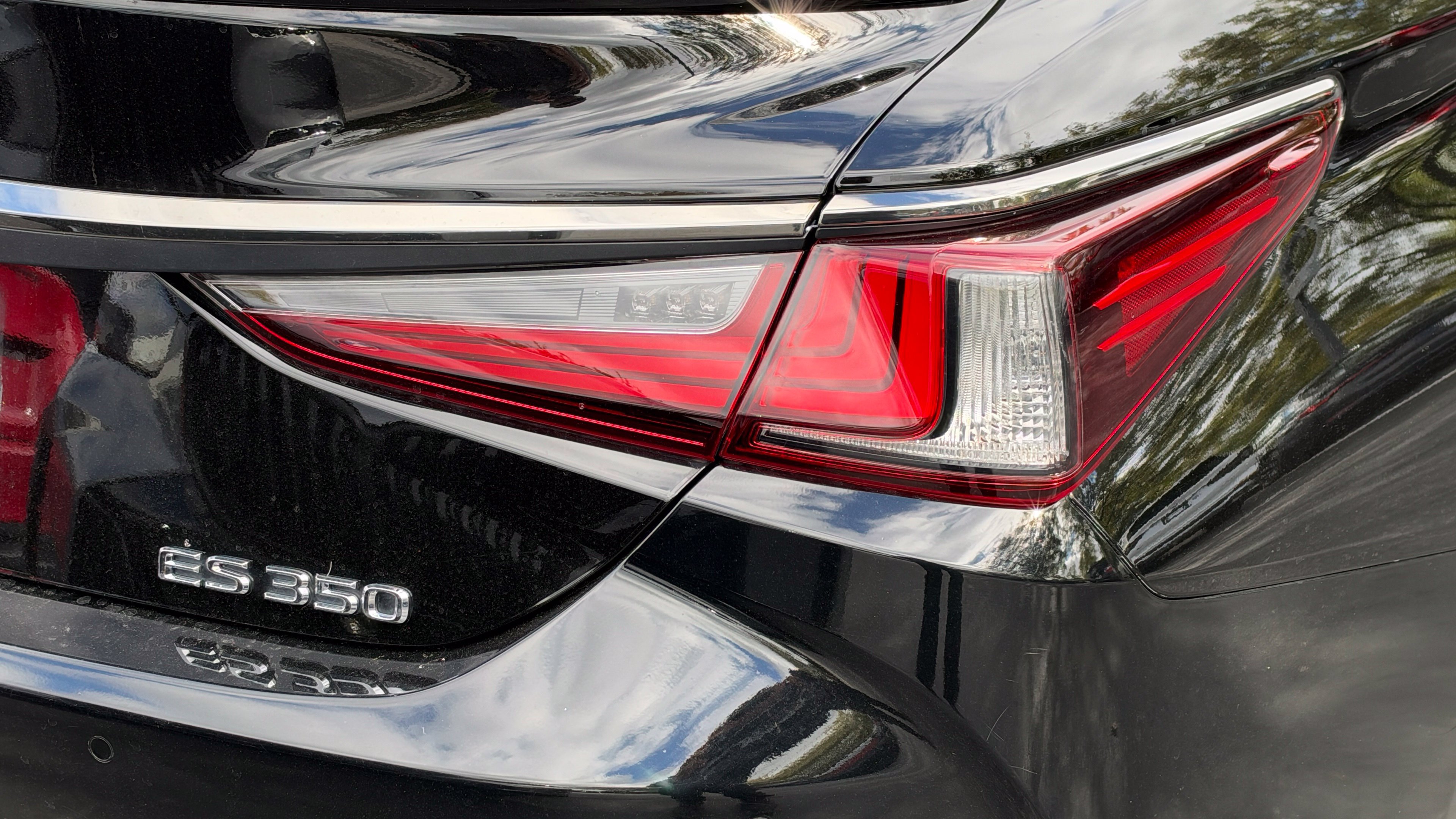 Used 2021 Lexus ES 350 F Sport w/ Special Edition FWD image 11