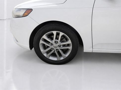 Used 2011 Kia Forte EX w/ Premium Pkg FWD image 23