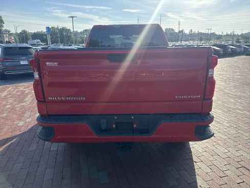 Used 2020 Chevrolet Silverado 1500 Custom w/ Custom Value Package AWD/4WD image 13