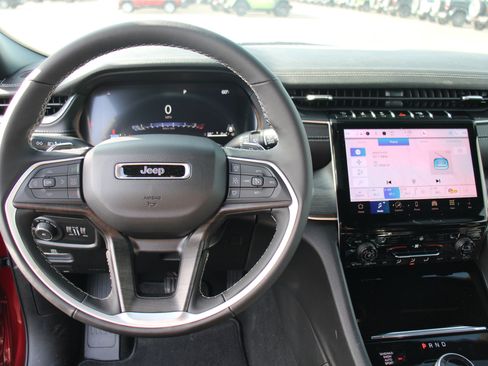 New 2025 Jeep Grand Cherokee L Limited image 8