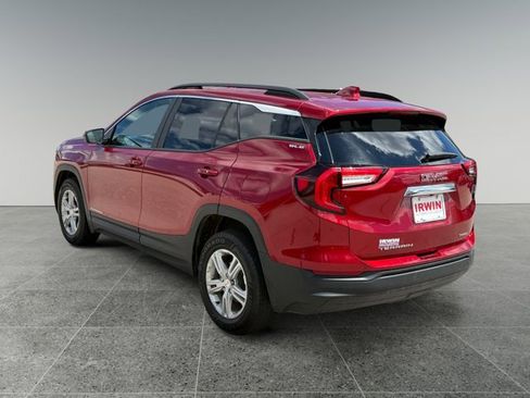 Used 2022 GMC Terrain SLE w/ Driver Convenience Package AWD/4WD image 3