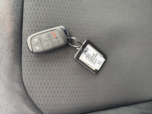 Used 2024 Jeep Compass Trailhawk image 29