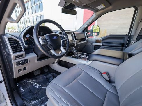 Used 2018 Ford F150 Lariat w/ Equipment Group 502A Luxury AWD/4WD image 12