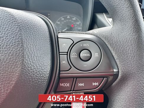 Used 2025 Toyota Corolla LE FWD image 26