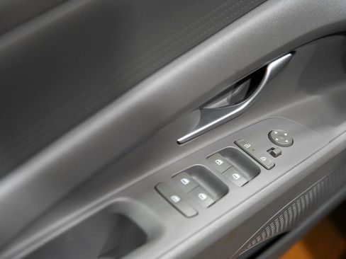 Used 2024 Hyundai Elantra SEL image 8