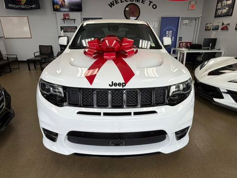 Used 2021 Jeep Grand Cherokee SRT image 5