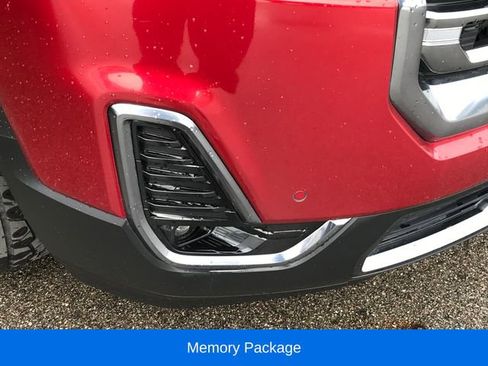 Used 2022 GMC Acadia AT4 w/ Technology Package image 3