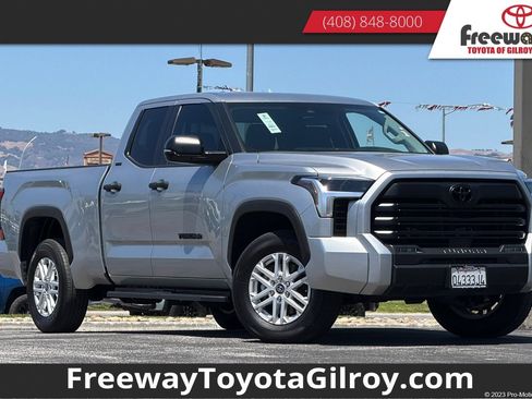 Used 2022 Toyota Tundra SR5 w/ SR5 Convenience Package AWD/4WD image 1