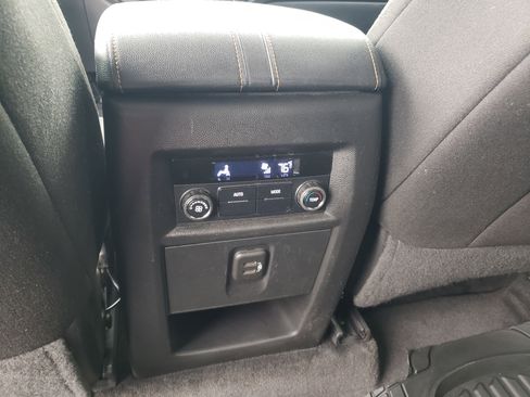 Used 2020 Chevrolet Traverse LS image 33