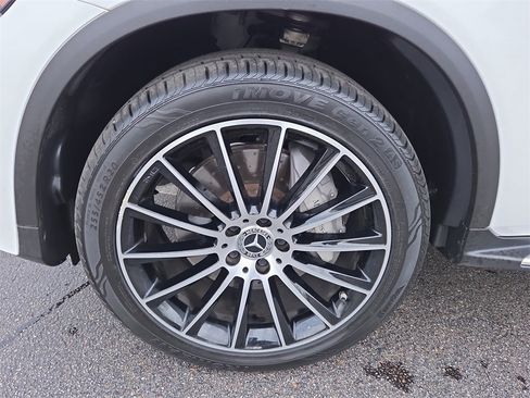 Used 2019 Mercedes-Benz GLC 300 image 9