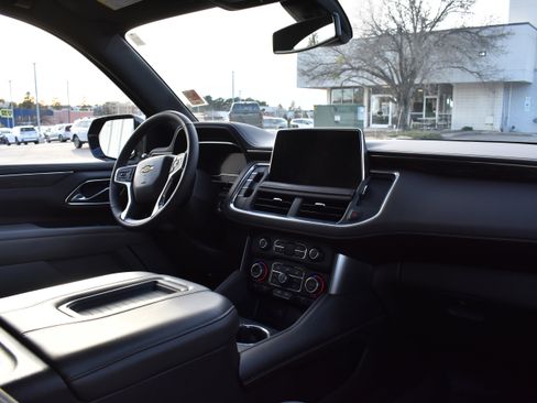 Used 2022 Chevrolet Tahoe LT w/ Luxury Package image 32