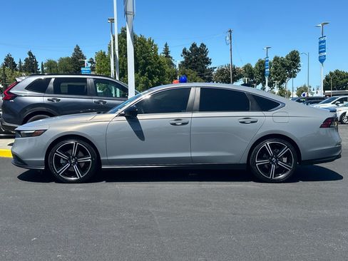 Used 2025 Honda Accord Sport image 2
