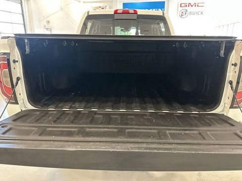 Used 2018 GMC Sierra 1500 SLT image 36