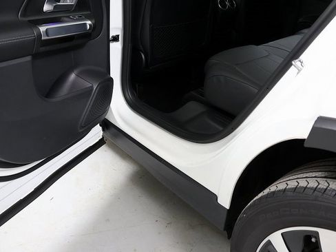 Certified 2023 Mercedes-Benz GLB 250 4MATIC image 27