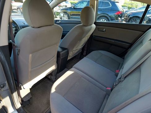 Used 2010 Nissan Sentra 2.0 S FWD image 12