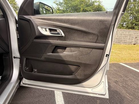 Used 2016 Chevrolet Equinox LS FWD image 9